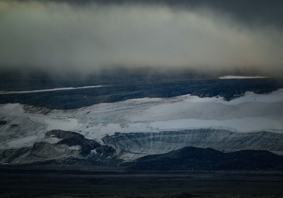 Antarctica's mysterious hole