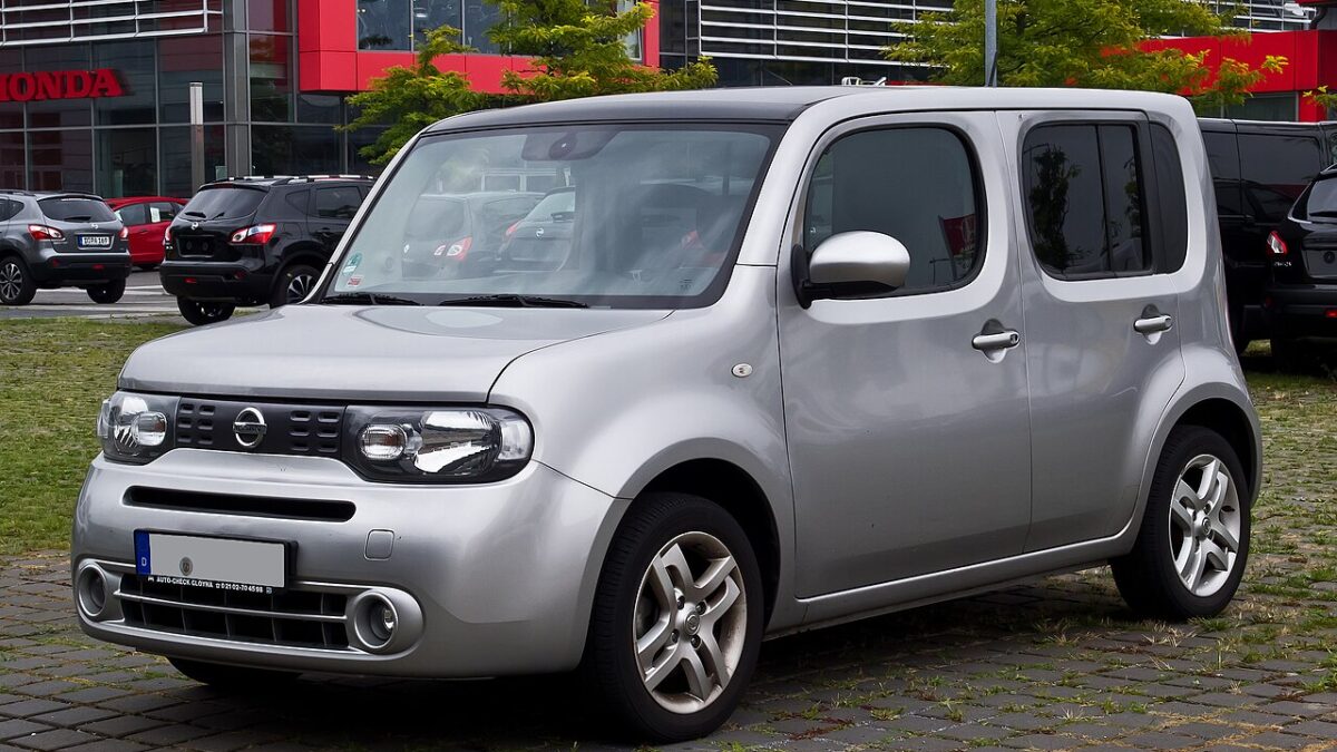 Nissan EV range